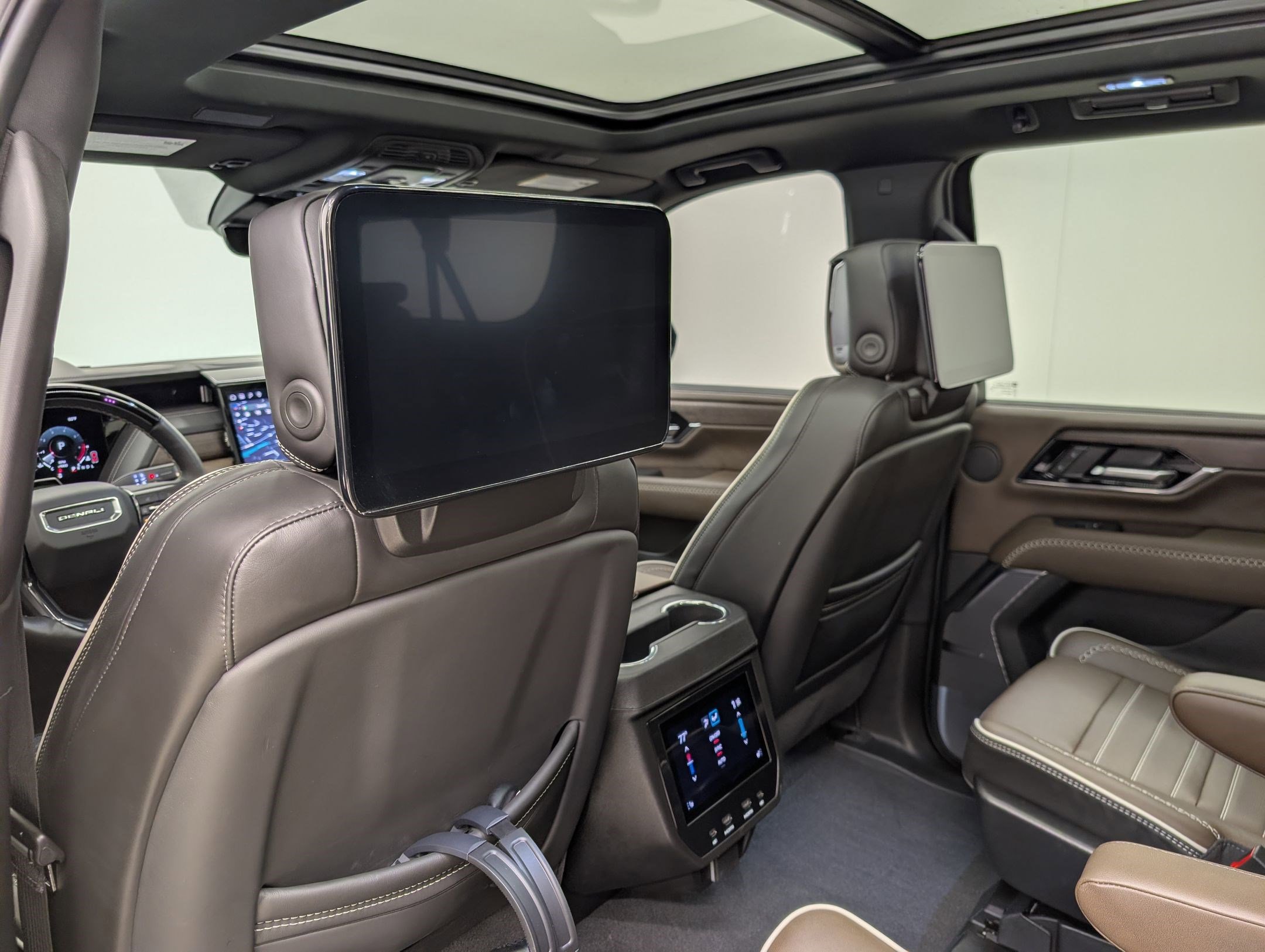 Used 2025 GMC Yukon XL Denali Ultimate image 27