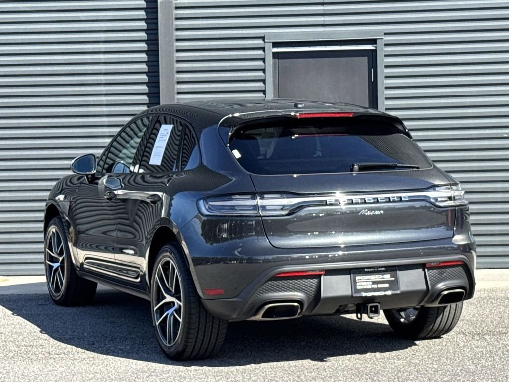 Certified 2025 Porsche Macan image 3