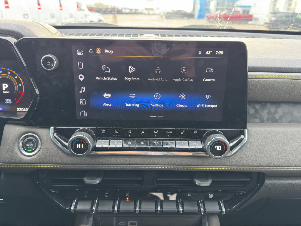 Used 2025 Chevrolet Colorado ZR2 w/ Technology Package AWD/4WD image 12