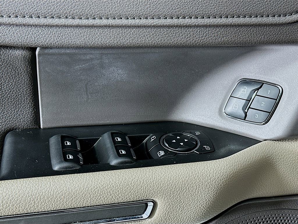 Used 2020 Ford Expedition XLT w/ Equipment Group 202A image 19