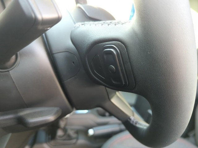 Used 2025 Jeep Gladiator Rubicon w/ Safety Group image 15