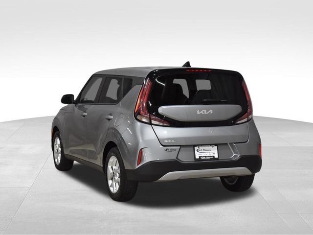 Used 2025 Kia Soul LX w/ LX Technology Package FWD image 8