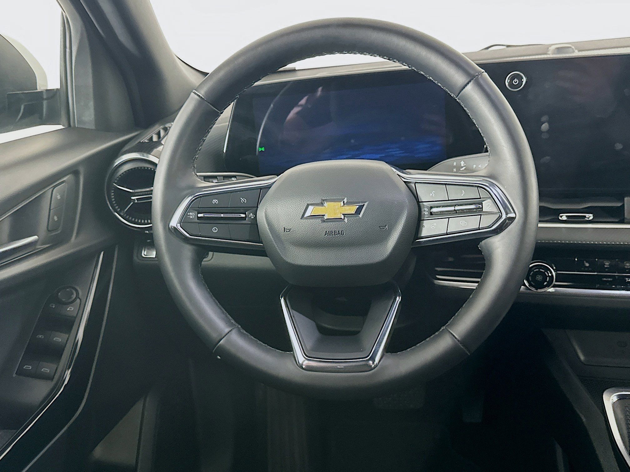 Used 2025 Chevrolet Equinox LT image 18