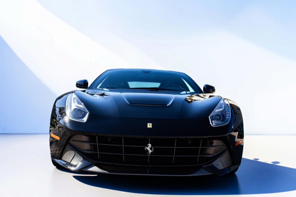 Used 2014 Ferrari F12 Berlinetta RWD image 11