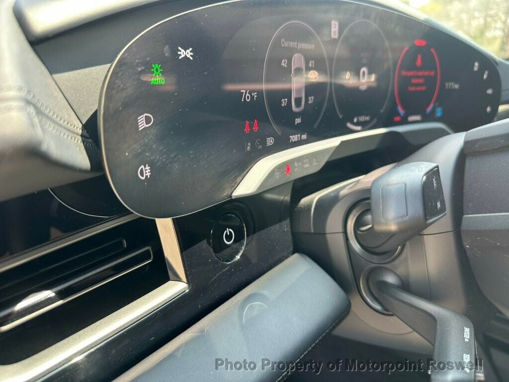 Used 2025 Porsche Taycan RWD image 19