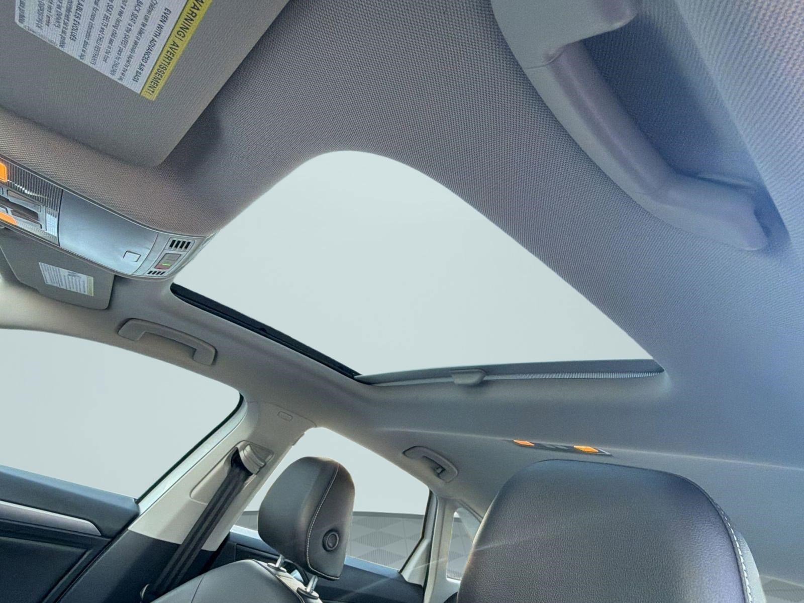 Certified 2022 Volkswagen Jetta SE FWD image 14