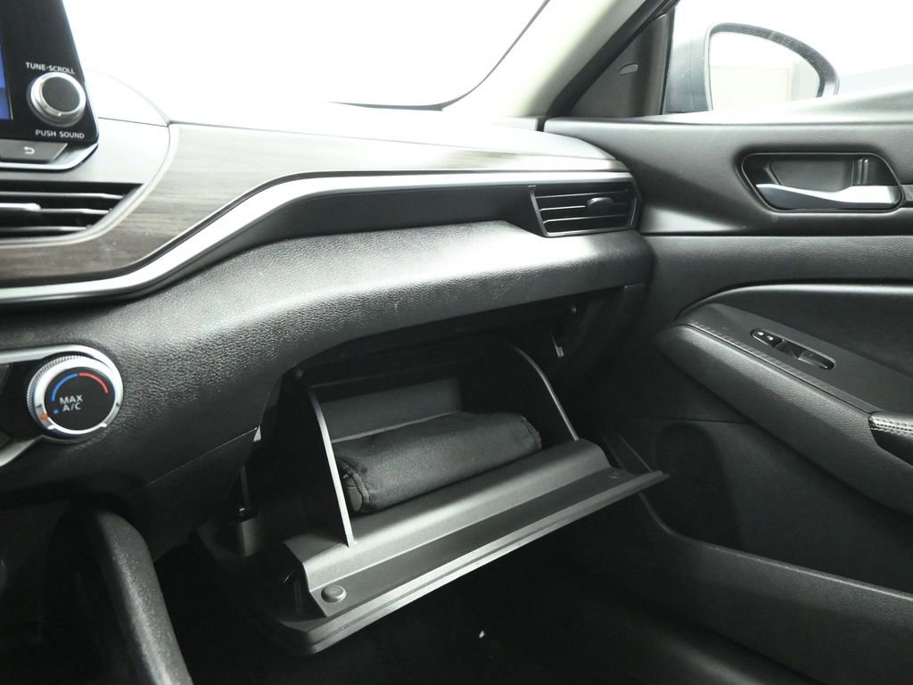 Used 2024 Nissan Altima 2.5 SV image 31