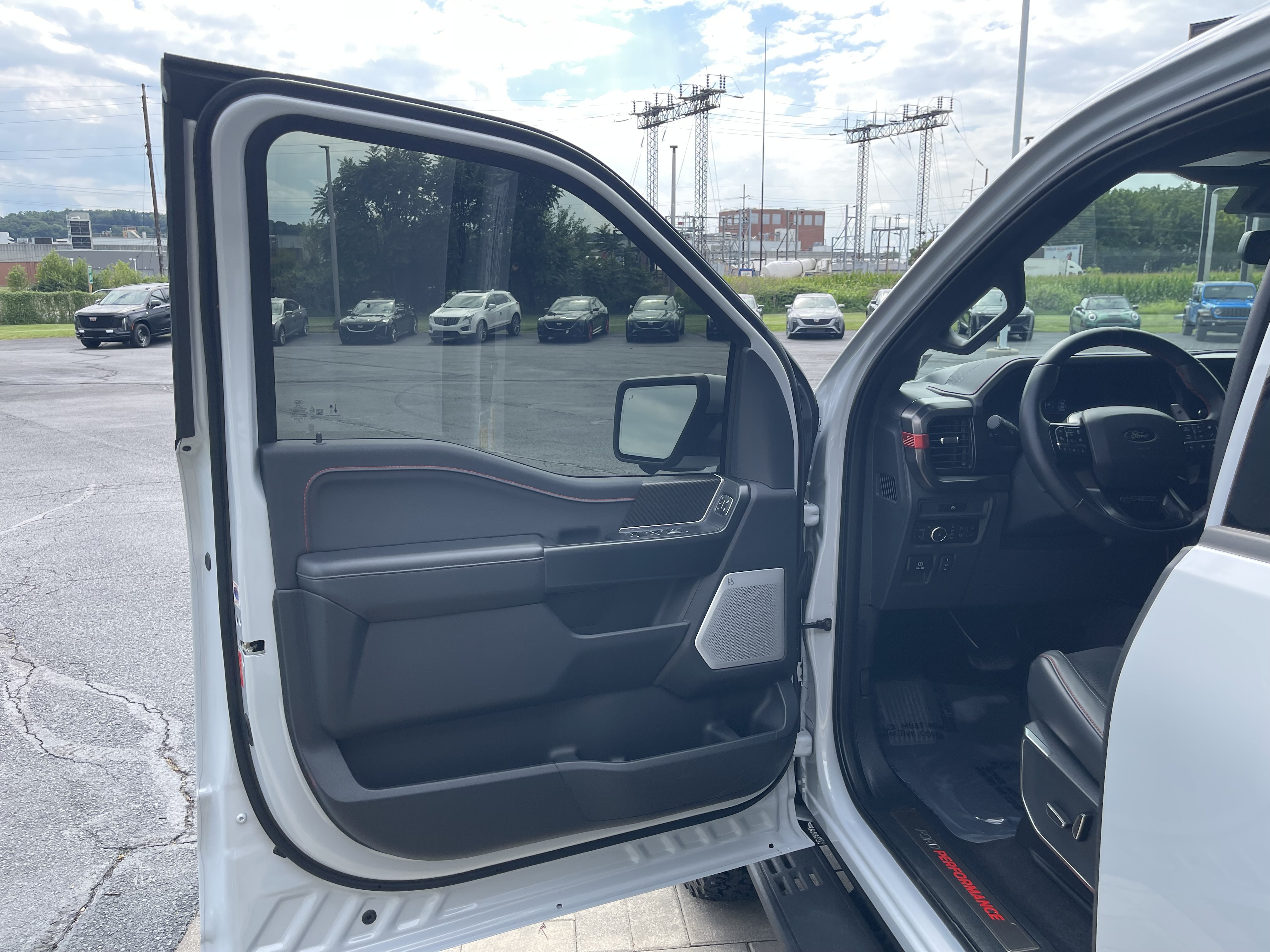 Used 2025 Ford F150 Raptor AWD/4WD image 18