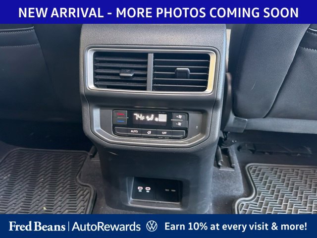 Used 2024 Volkswagen Atlas SE AWD/4WD image 10