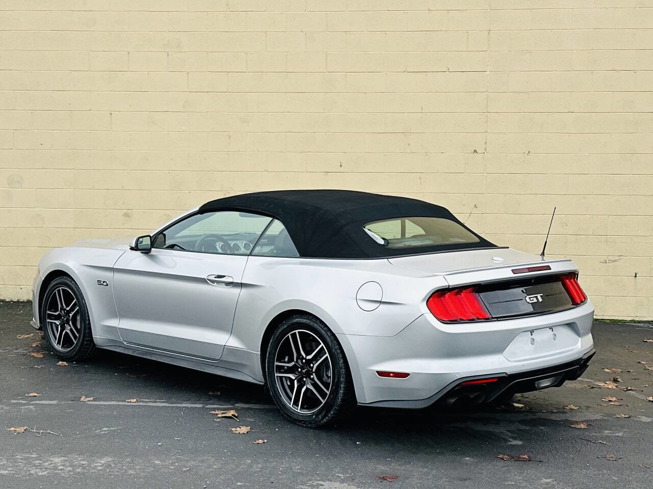 Used 2019 Ford Mustang GT Premium RWD image 8