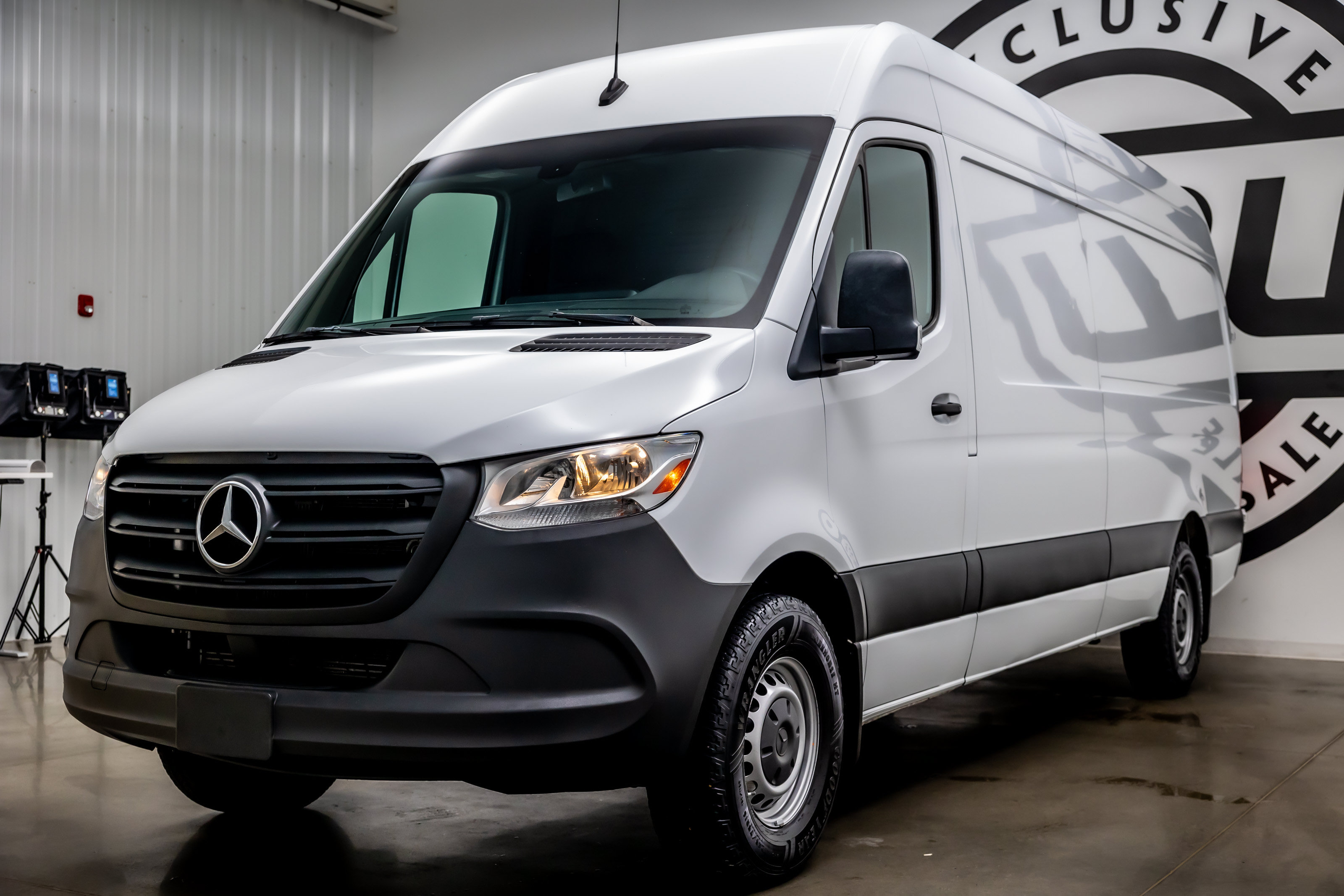 Used 2023 Mercedes-Benz Sprinter 2500 image 26