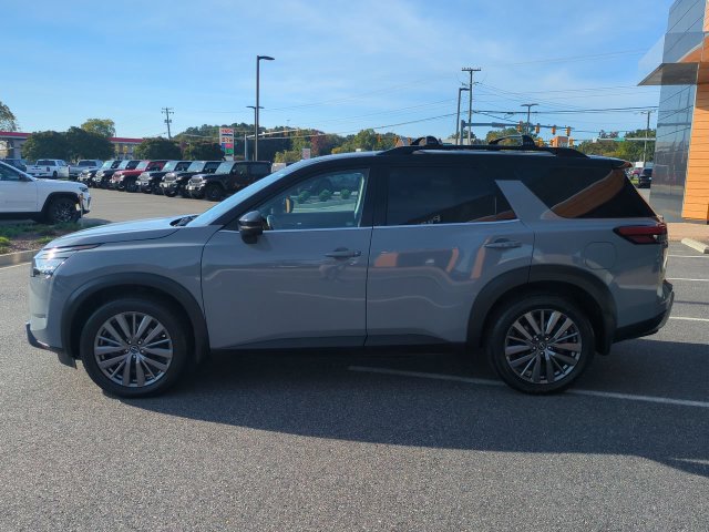 Used 2024 Nissan Pathfinder SL w/ SL Premium Package AWD/4WD image 7