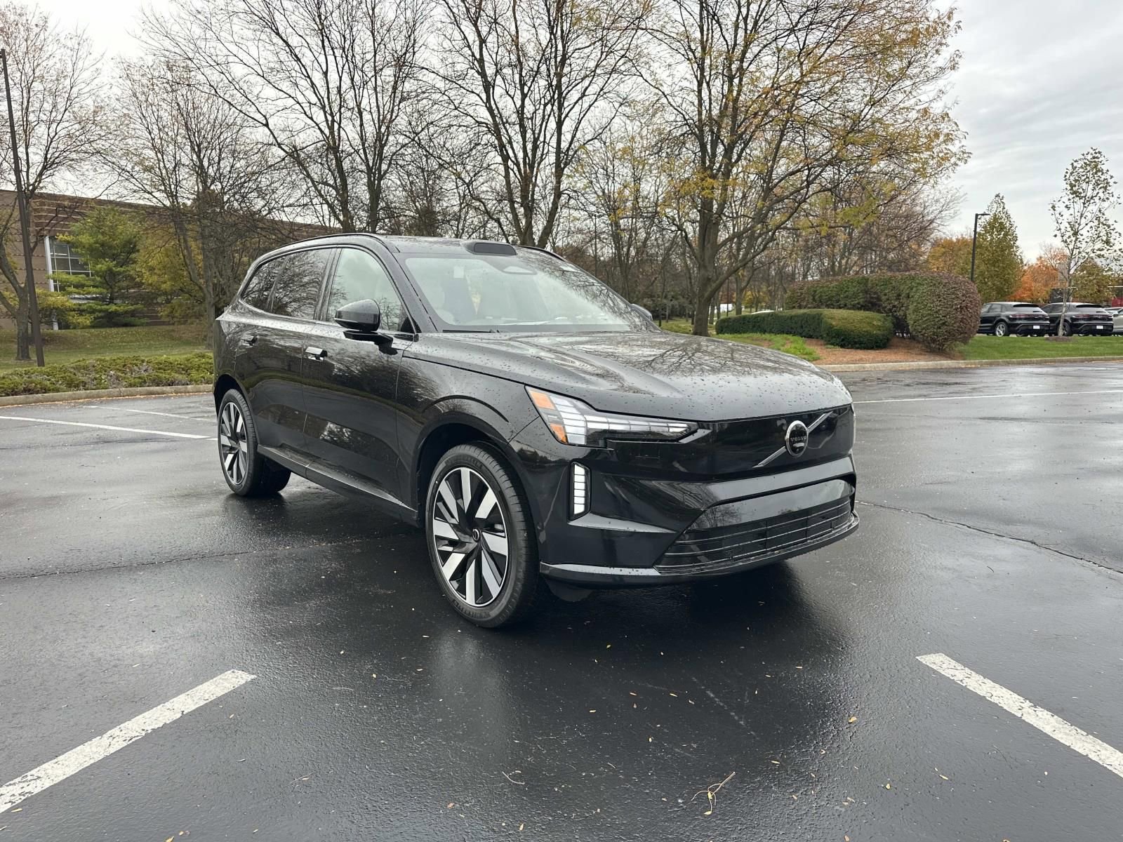 New 2025 Volvo EX90 Plus w/ Protection Package Premier