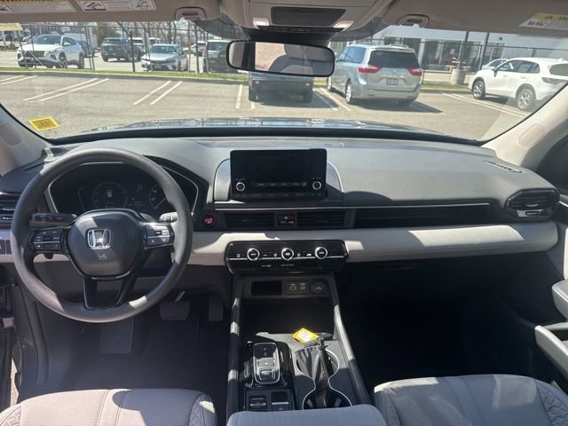 Used 2023 Honda Pilot LX image 16