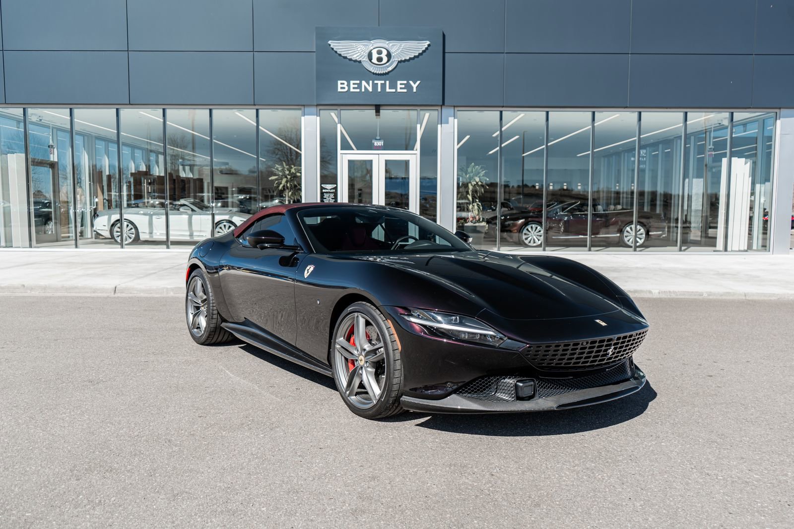 Used 2024 Ferrari Roma Spider image 18