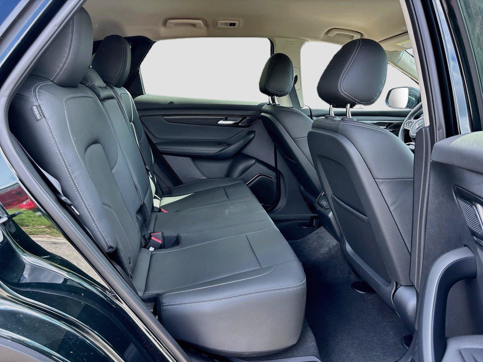 New 2027 VinFast VF 8 Eco AWD/4WD image 26