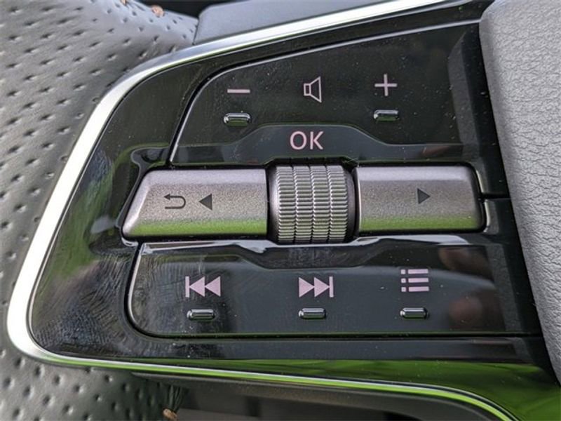 New 2023 Nissan Ariya AWD image 26