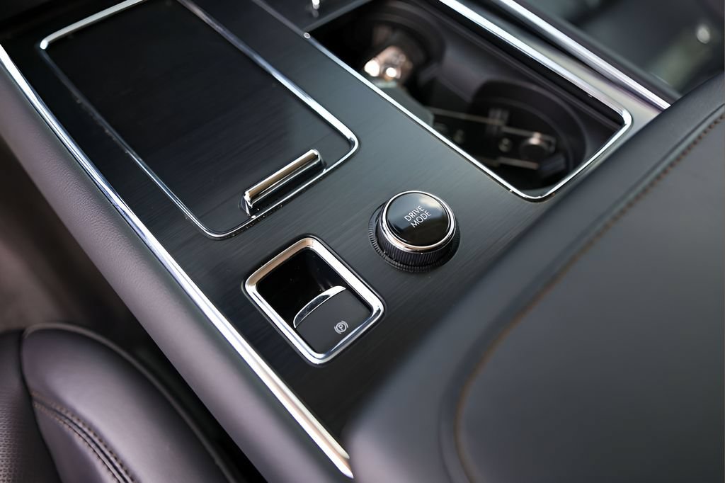 Used 2025 Lincoln Aviator 2WD image 18