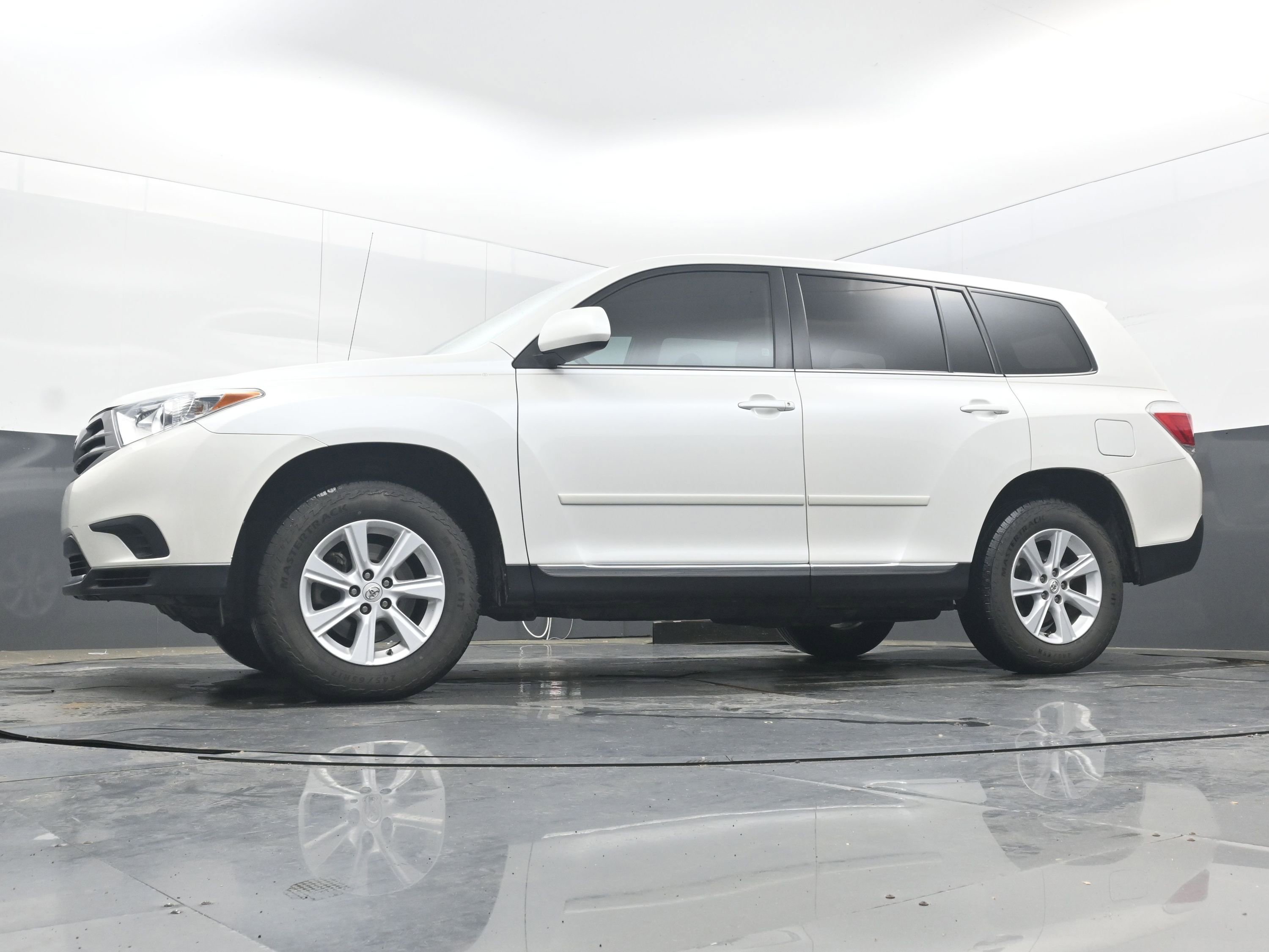 Used 2011 Toyota Highlander 2WD image 24