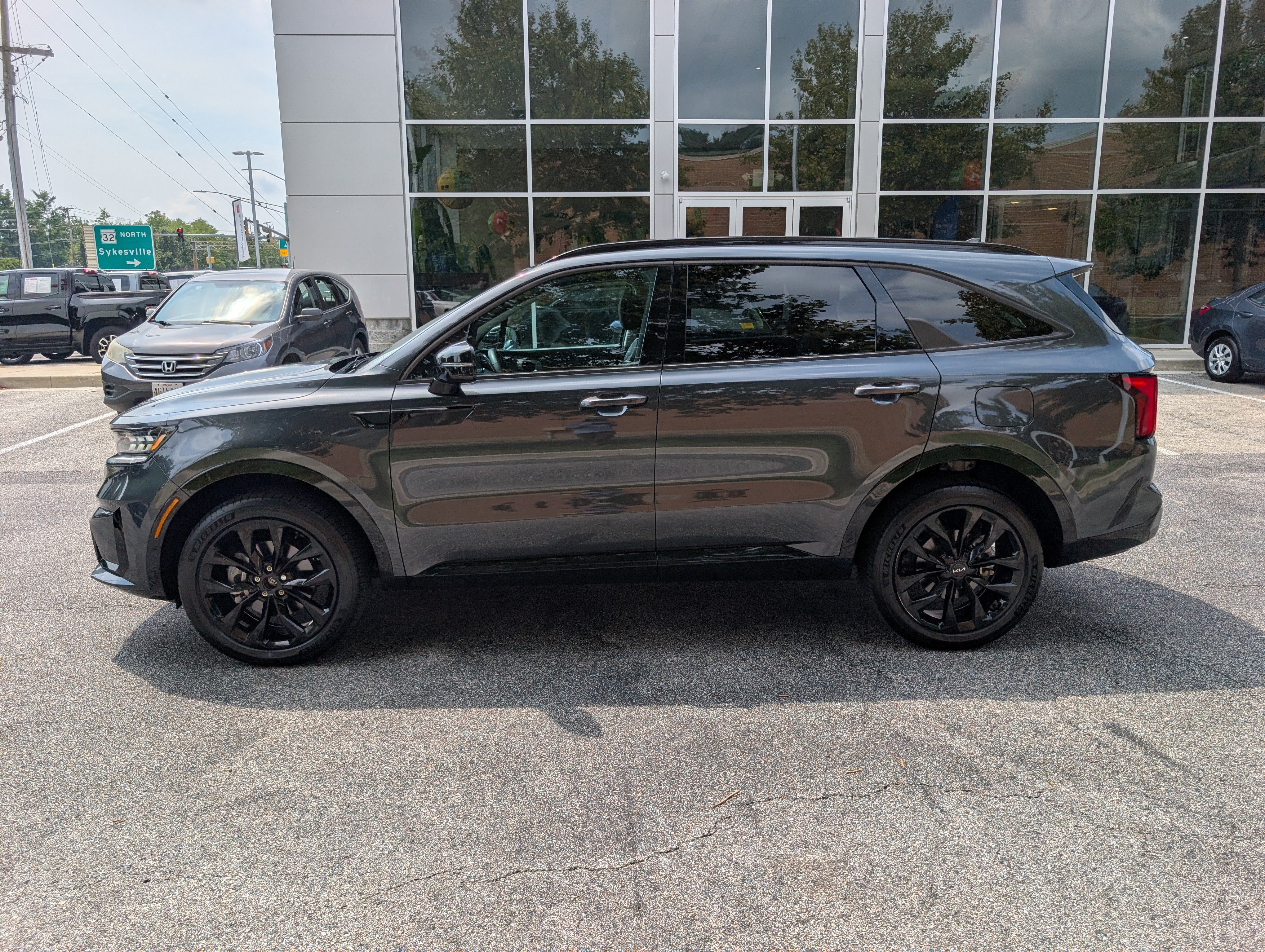 Used 2023 Kia Sorento SX AWD/4WD image 6