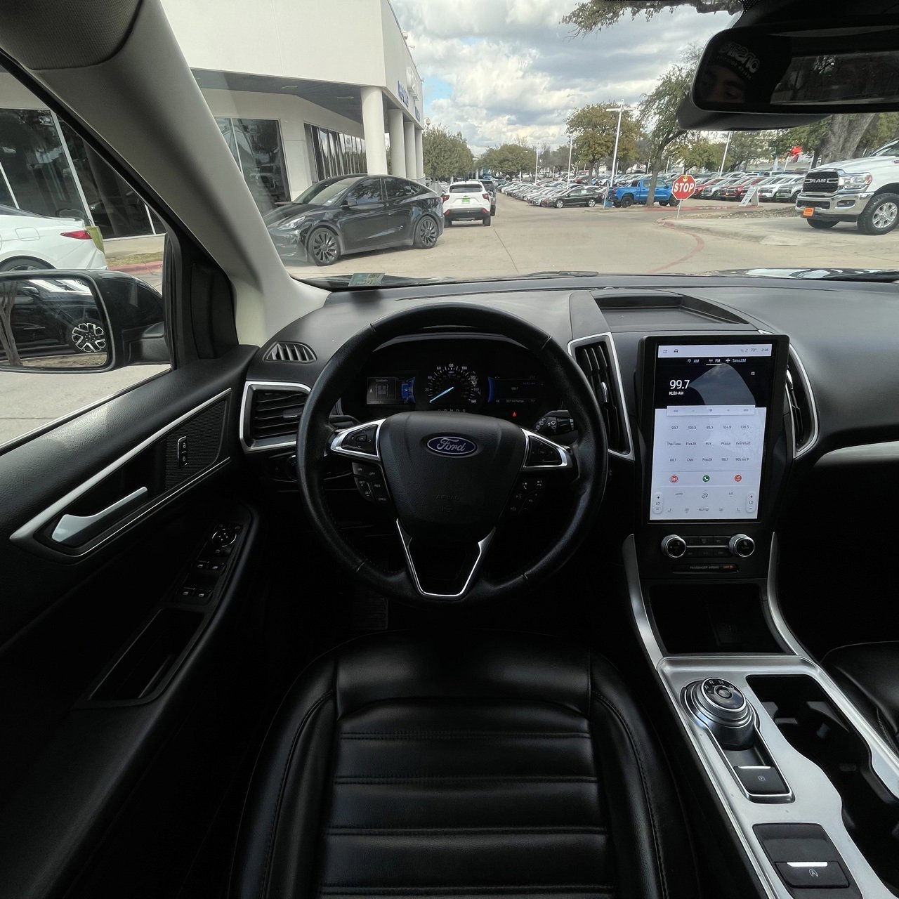 Used 2024 Ford Edge SEL image 11