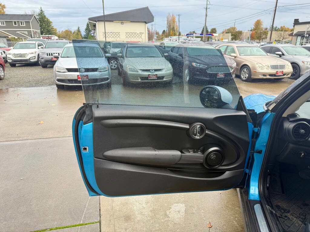 Used 2016 MINI Cooper 2-Door Hardtop image 9