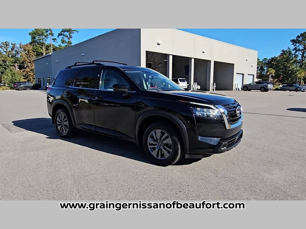 Used 2022 Nissan Pathfinder SV image 36