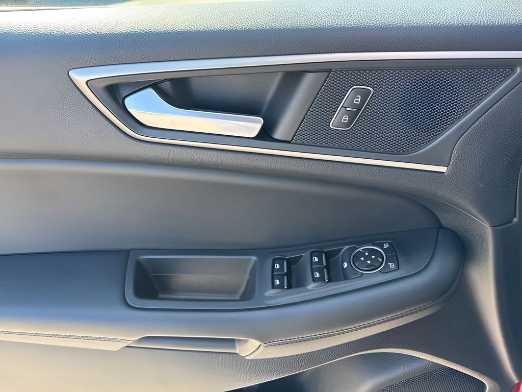 Used 2023 Ford Edge SEL image 26