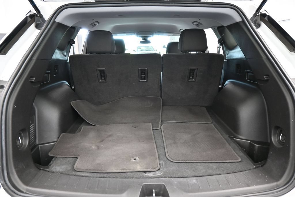 Used 2022 Chevrolet Blazer LT FWD image 36