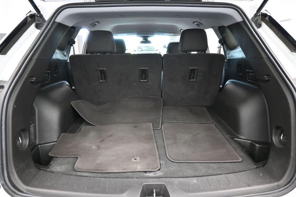 Used 2022 Chevrolet Blazer LT FWD image 36