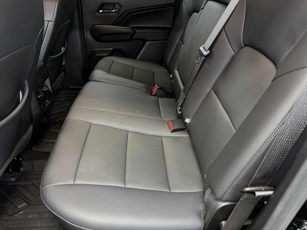 Certified 2024 Chevrolet Colorado LT w/ LT Convenience Package III image 18