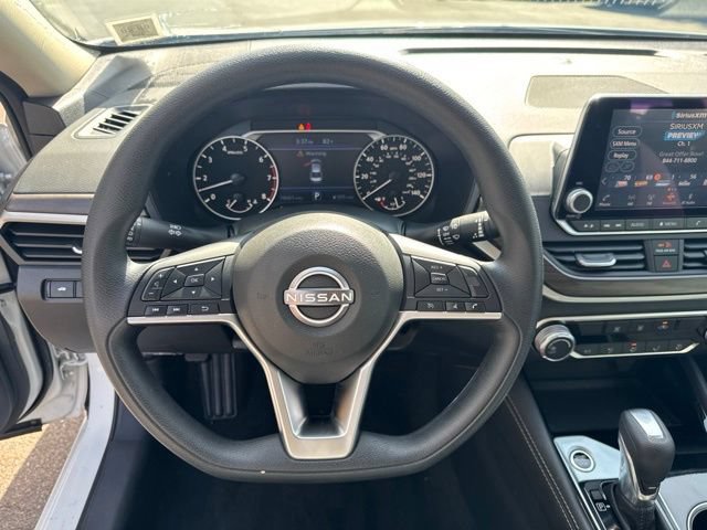 Used 2023 Nissan Altima 2.5 SV FWD image 11