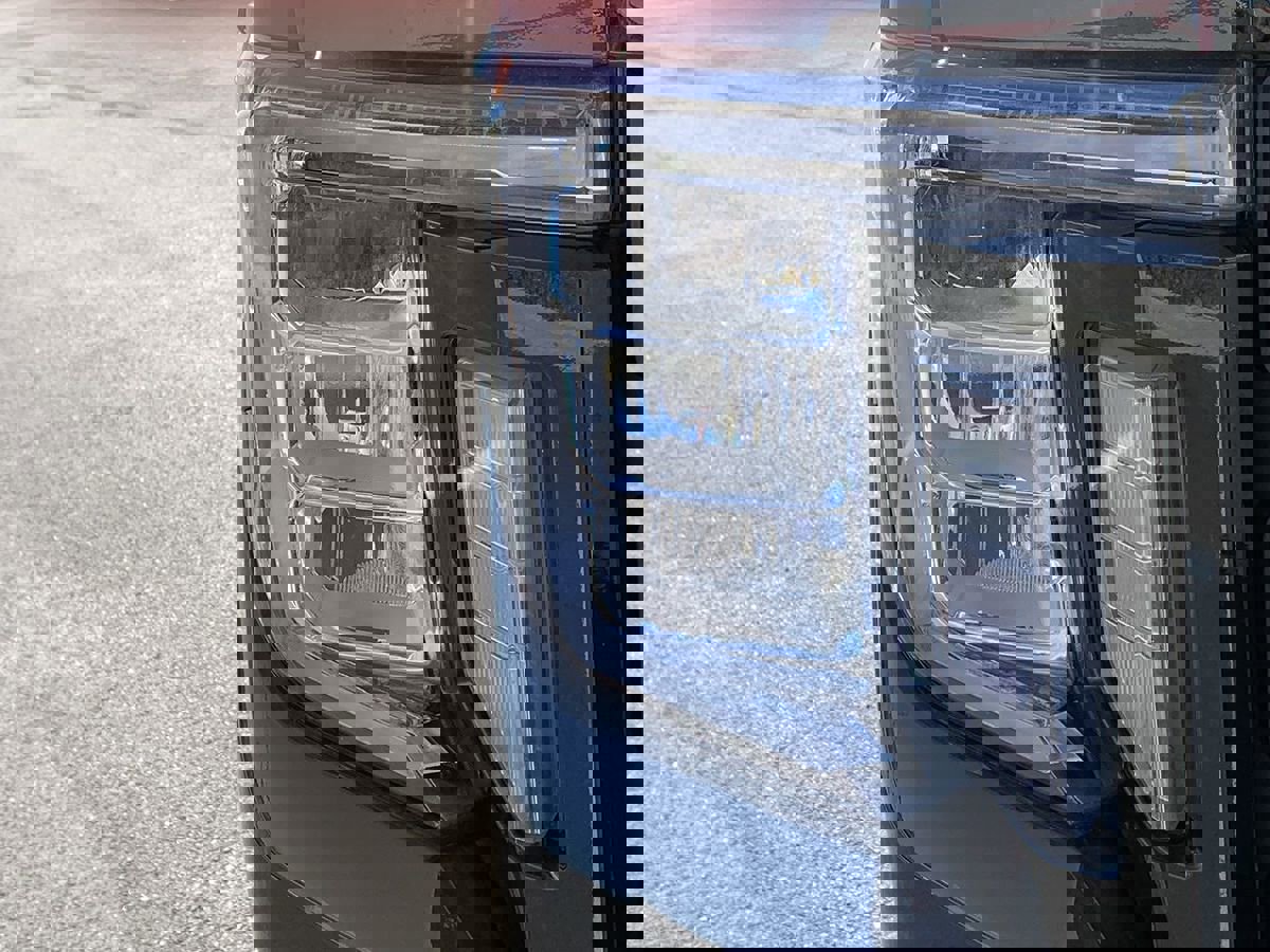 Used 2020 GMC Sierra 2500 AT4 w/ AT4 Premium Package image 9