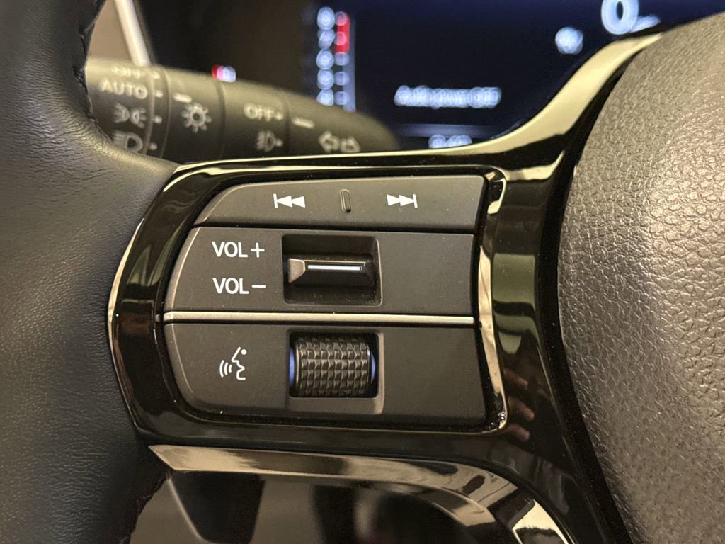 Certified 2025 Honda Pilot Elite image 36