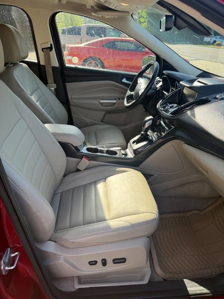 Used 2015 Ford Escape Titanium w/ Equipment Group 301A FWD image 13