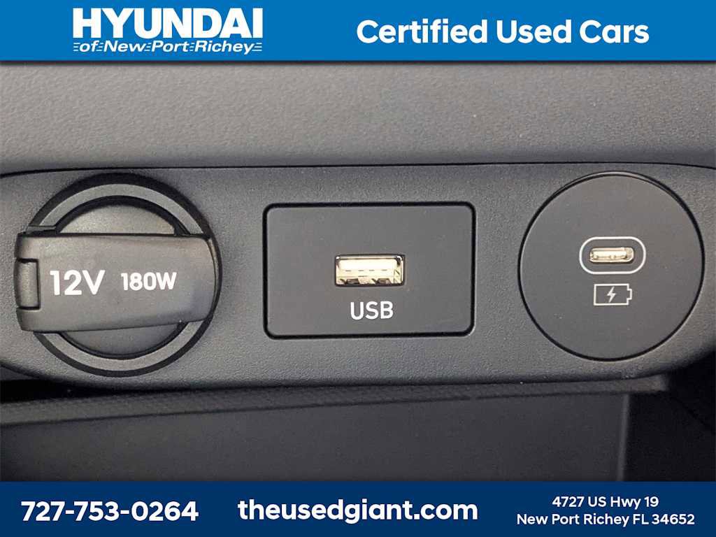 Used 2025 Hyundai Elantra SE image 21