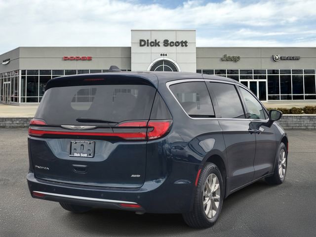 Used 2023 Chrysler Pacifica Touring-L AWD/4WD image 5