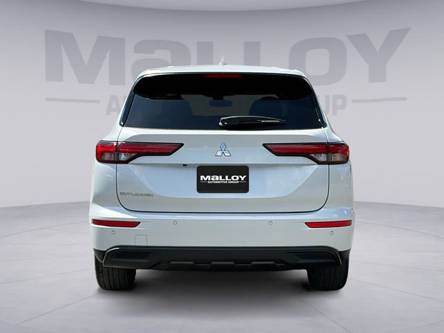 Used 2022 Mitsubishi Outlander ES image 4