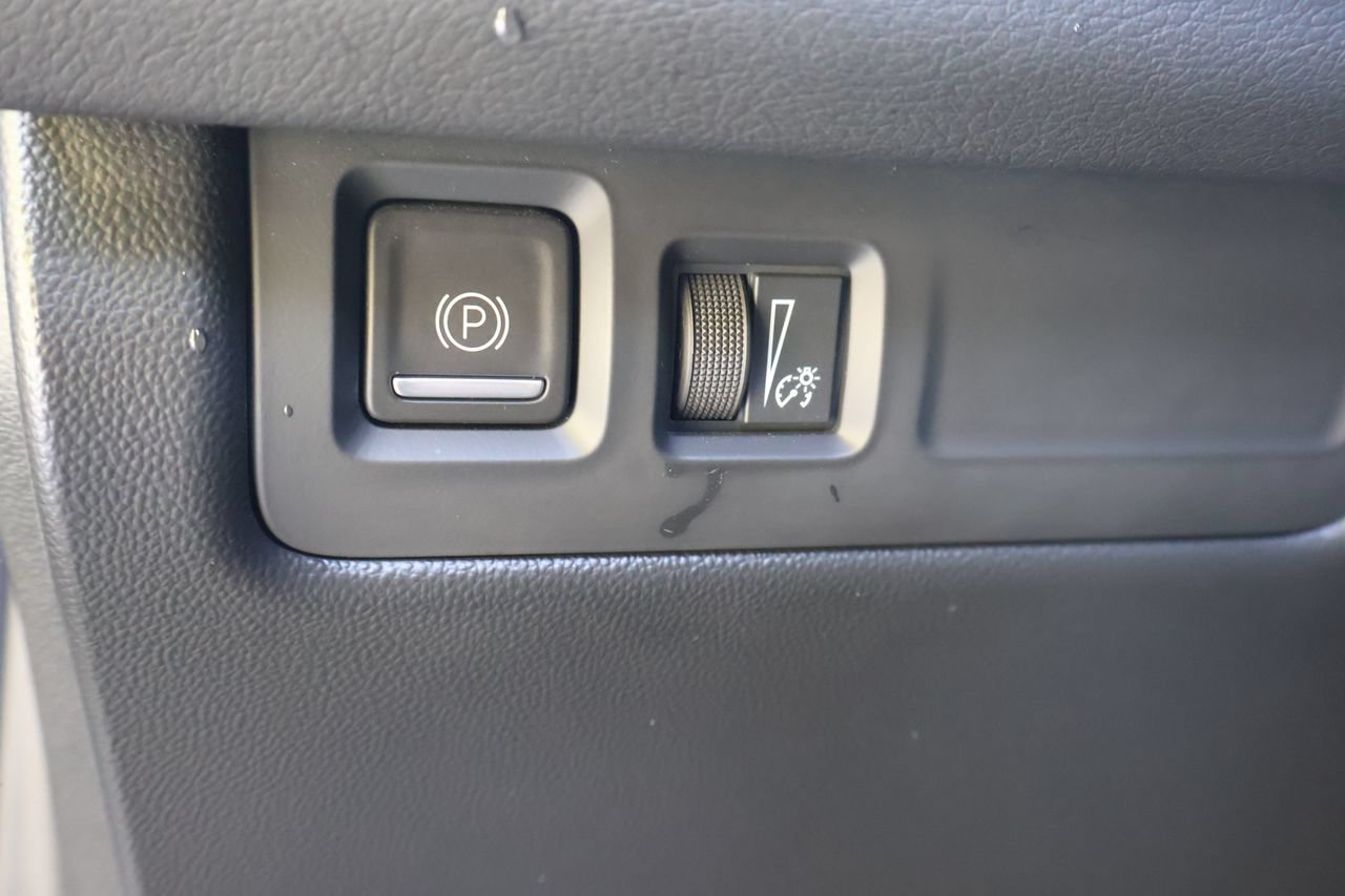 Certified 2025 Cadillac XT4 Sport w/ LPO, Floor Liner Package FWD image 19