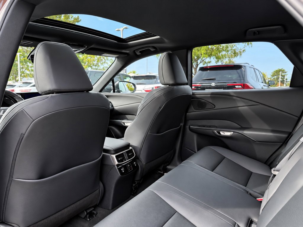 Used 2024 Lexus RX 350 Premium w/ Accessory Package (Z1) AWD/4WD image 16