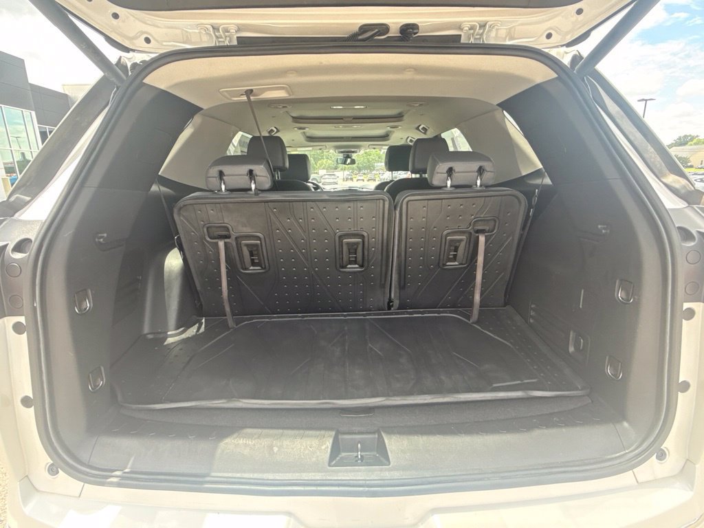 Used 2021 Chevrolet Traverse Premier w/ LPO, Floor Liner Package AWD/4WD image 8