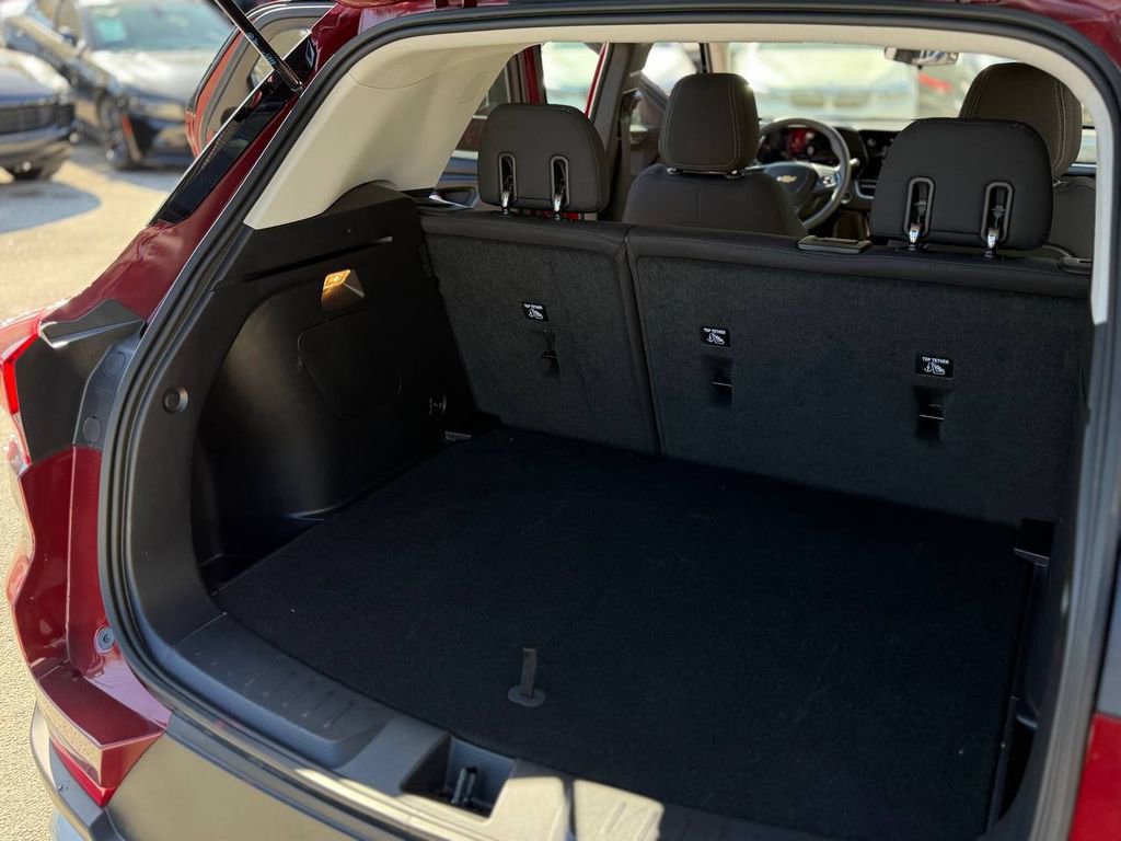 Used 2025 Chevrolet TrailBlazer LT image 29