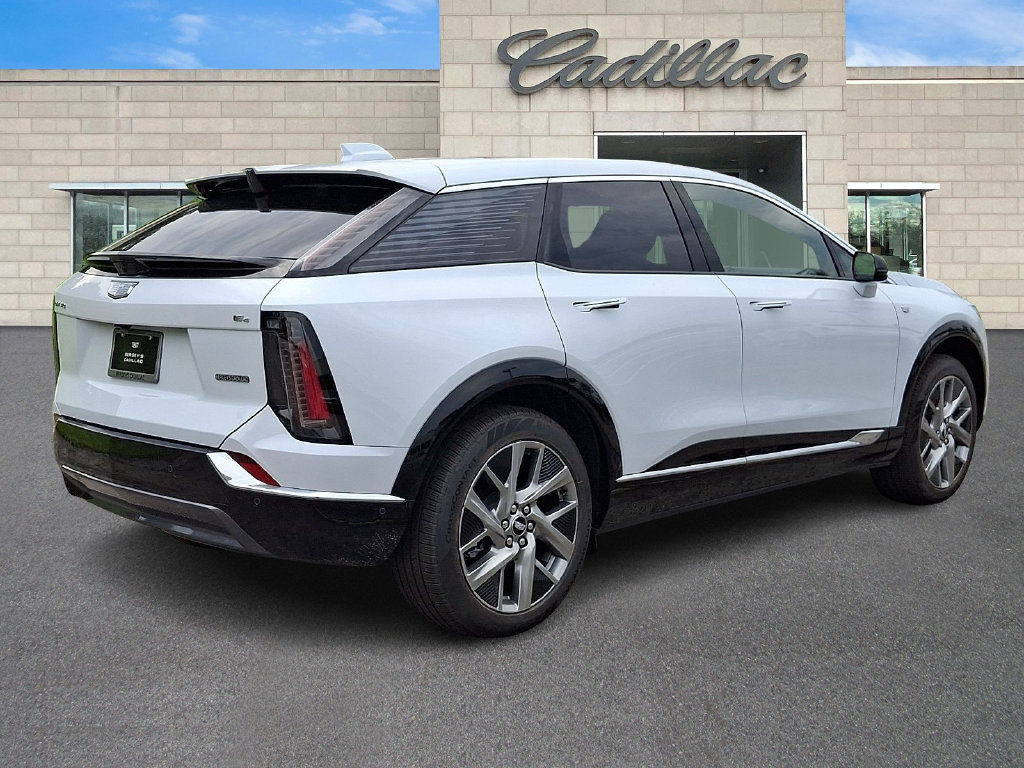 New 2027 Cadillac Optiq Luxury w/ LPO, Floor Liner Package AWD/4WD image 3