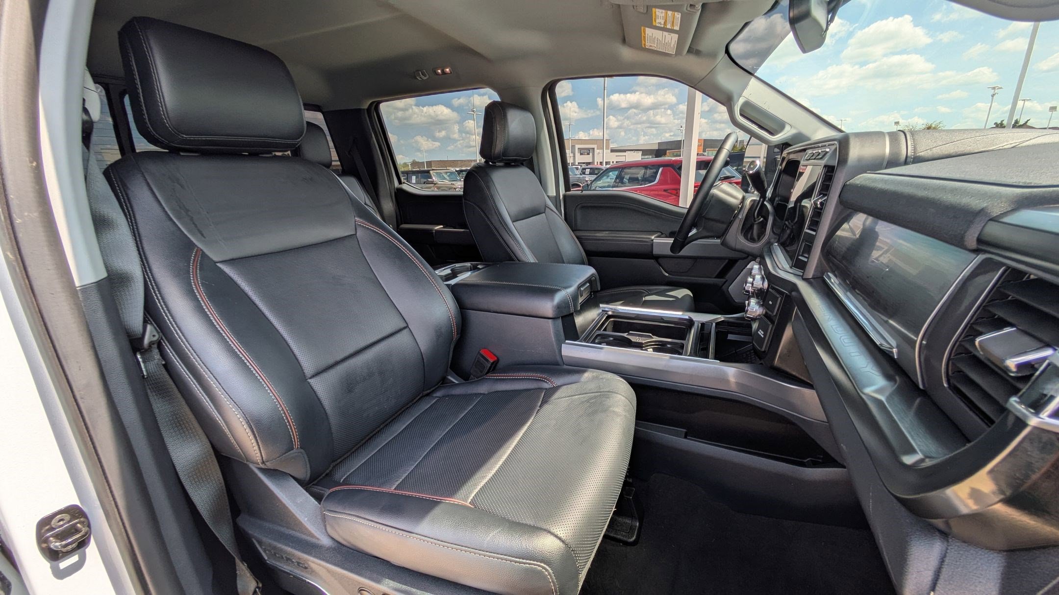 Used 2024 Ford F250 Lariat image 31