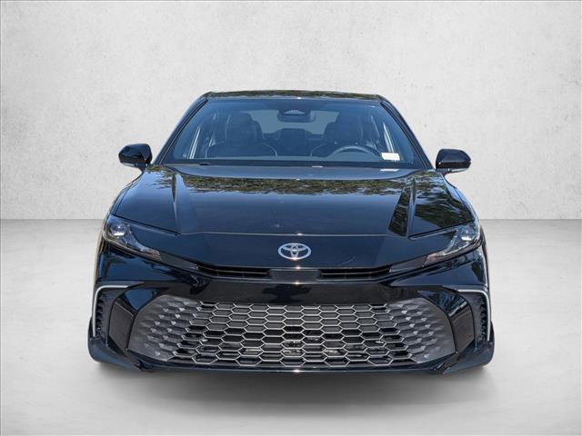 Used 2025 Toyota Camry SE image 2