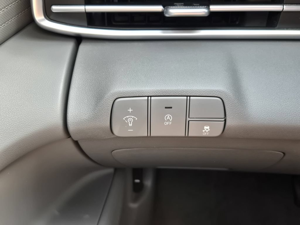 Used 2026 Hyundai Elantra SE FWD image 25
