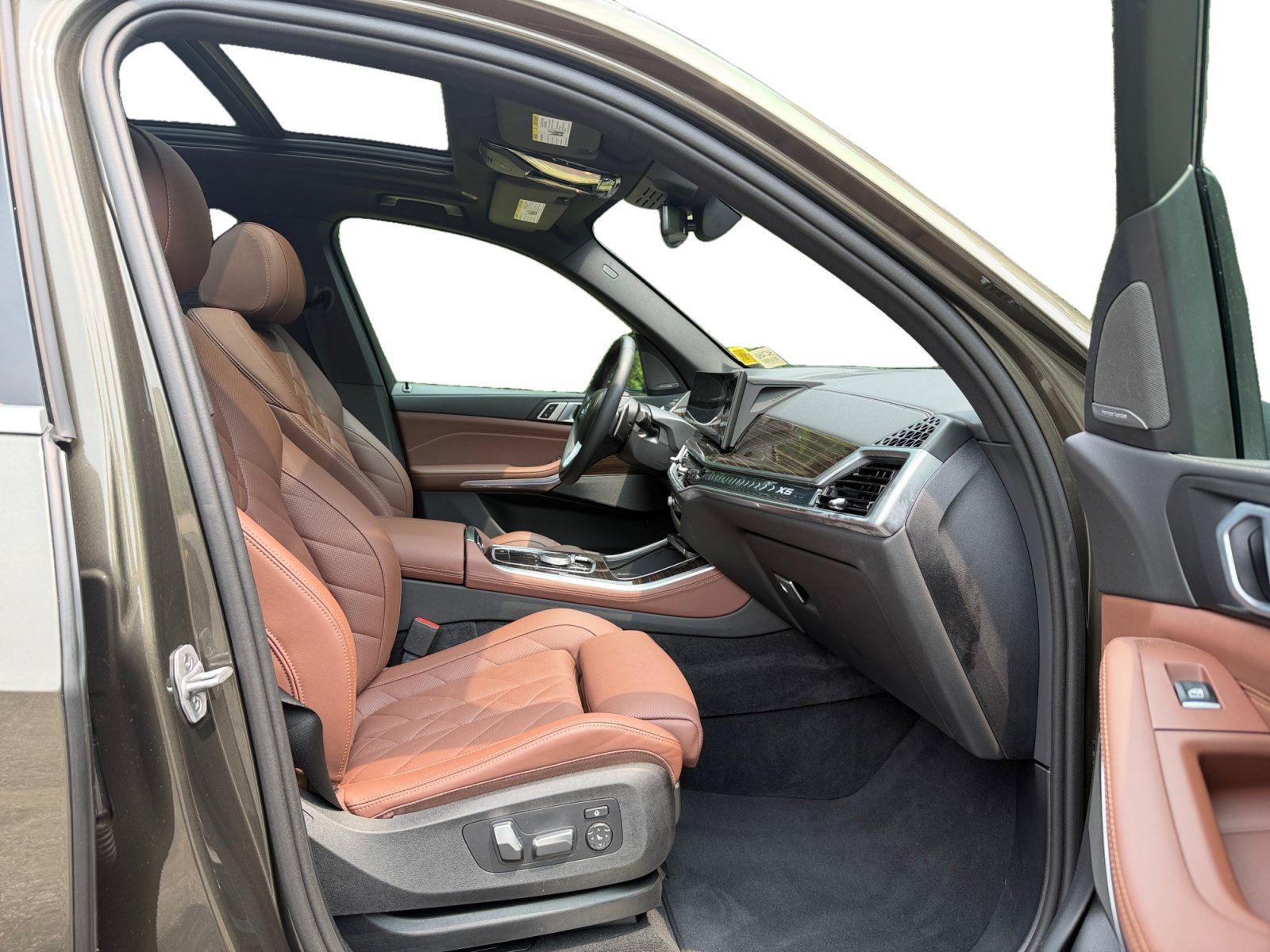 Used 2025 BMW X5 xDrive40i w/ Premium Package AWD/4WD image 22
