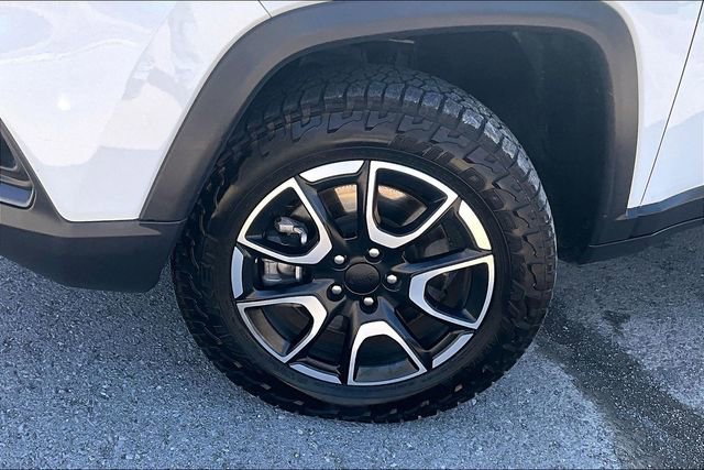 Used 2024 Jeep Compass Trailhawk image 8
