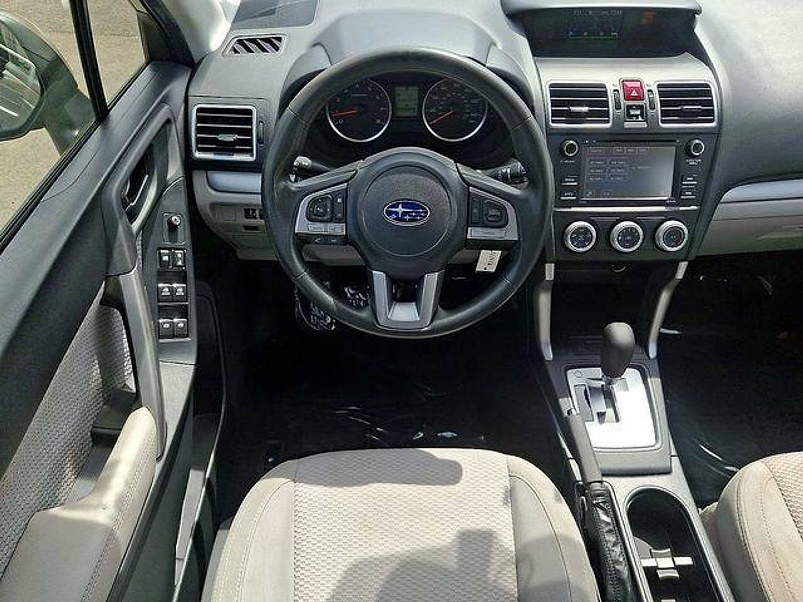 Used 2017 Subaru Forester 2.5i w/ Alloy Wheel Package AWD/4WD image 12