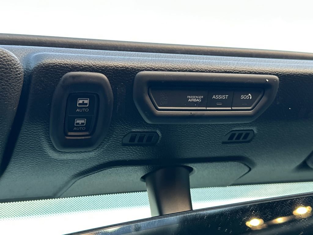 Used 2022 Jeep Wrangler Unlimited Sahara AWD/4WD image 30